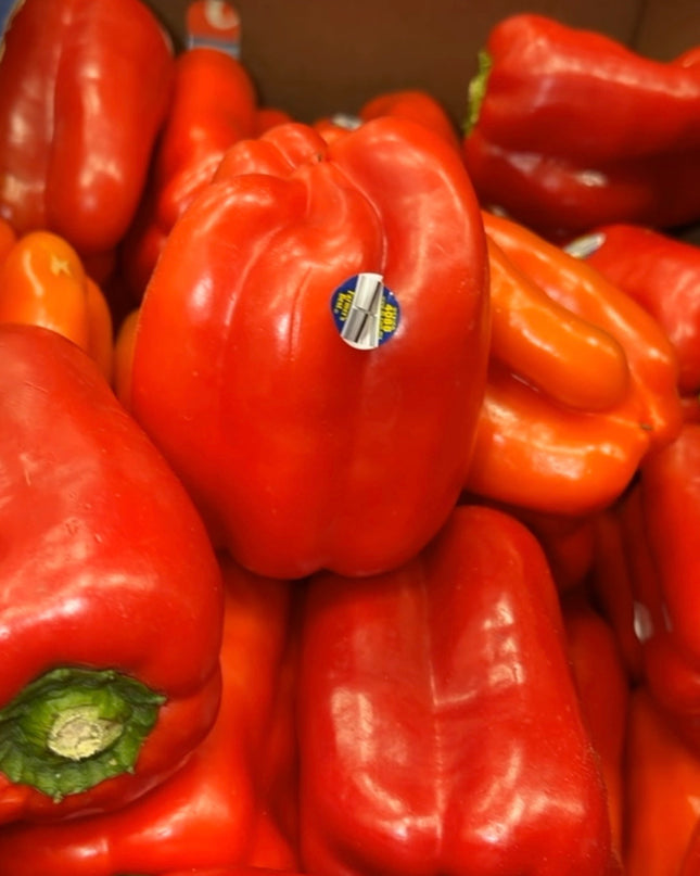 Box red bell pepper